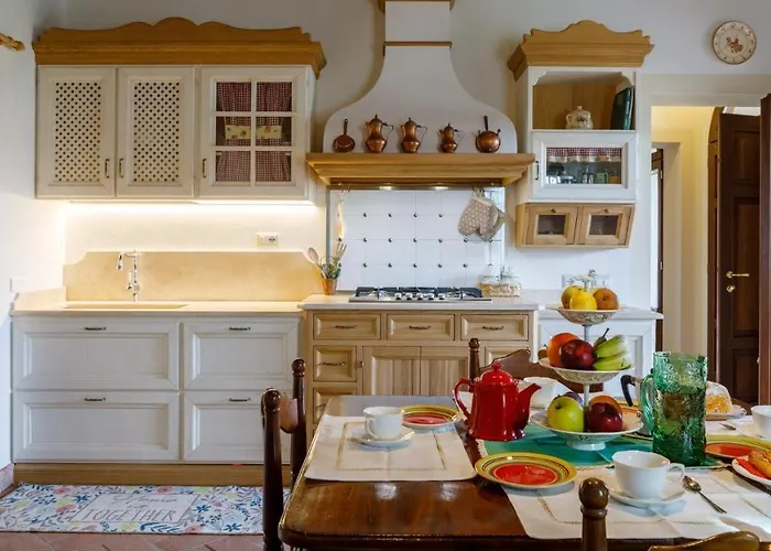 Ca' Pellicciano 8, Emma Longiano