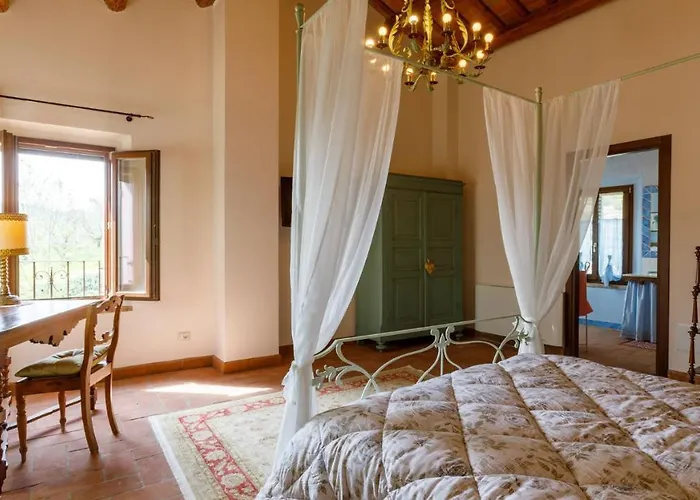 Ca' Pellicciano 8, Emma Longiano