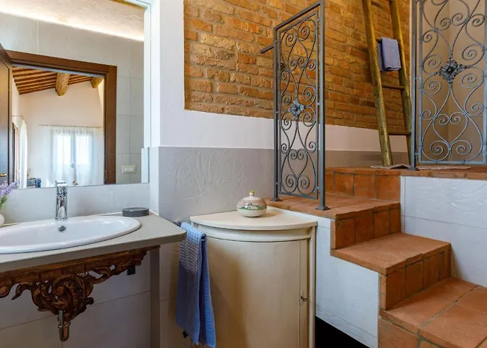 Ca' Pellicciano 8, Emma