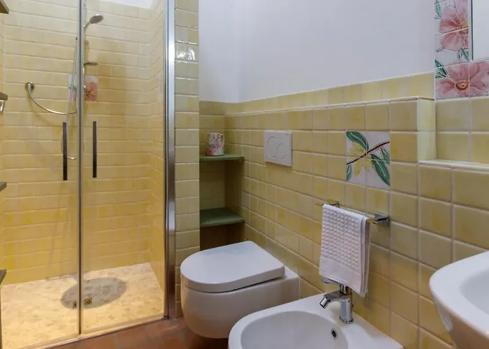 Ca' Pellicciano 8, Emma