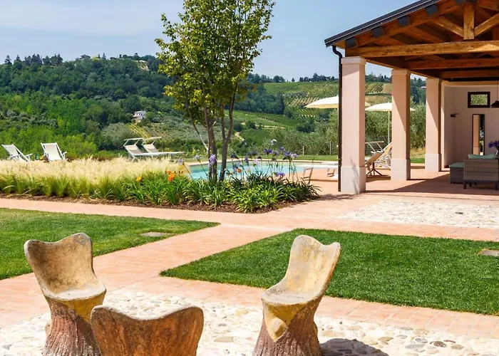 Ca' Pellicciano 8, Emma *