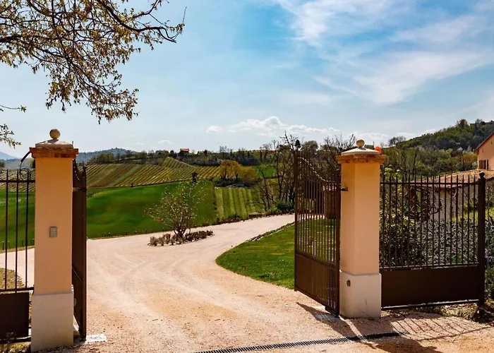 Ca' Pellicciano 8, Emma *