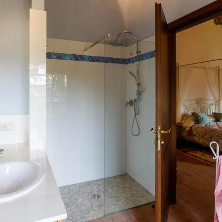 Ca' Pellicciano 8, Emma Villa