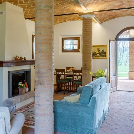 Ca' Pellicciano 8, Emma Villa *