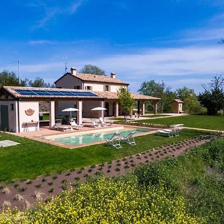 Ca' Pellicciano 8, Emma Villa *