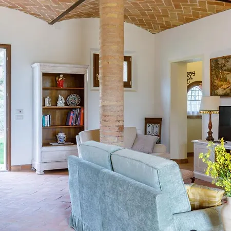 Ca' Pellicciano 8, Emma Longiano