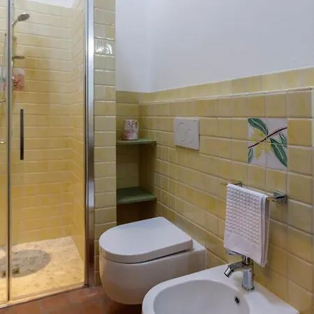 Ca' Pellicciano 8, Emma