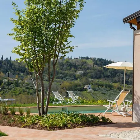 Villa Ca' Pellicciano 8, Emma Longiano