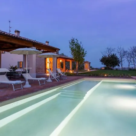 Villa Ca' Pellicciano 8, Emma Longiano