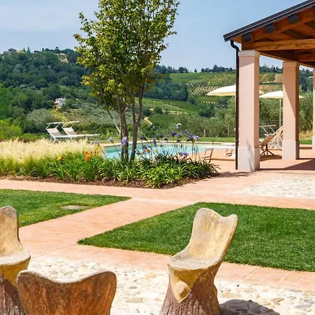 Ca' Pellicciano 8, Emma *