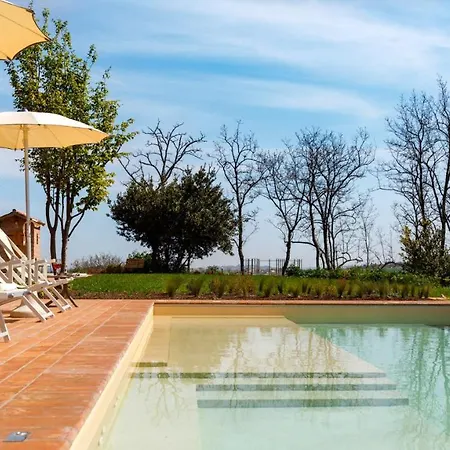 Ca' Pellicciano 8, Emma Longiano