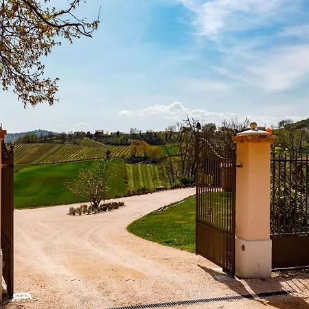 Ca' Pellicciano 8, Emma *