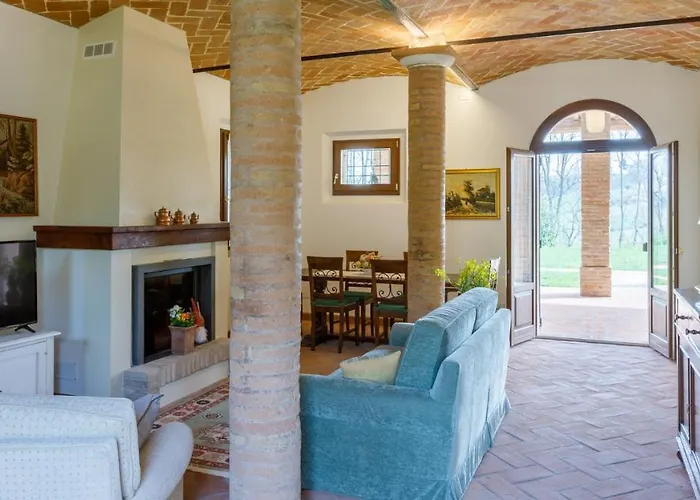 Ca' Pellicciano 8, Emma Villa *