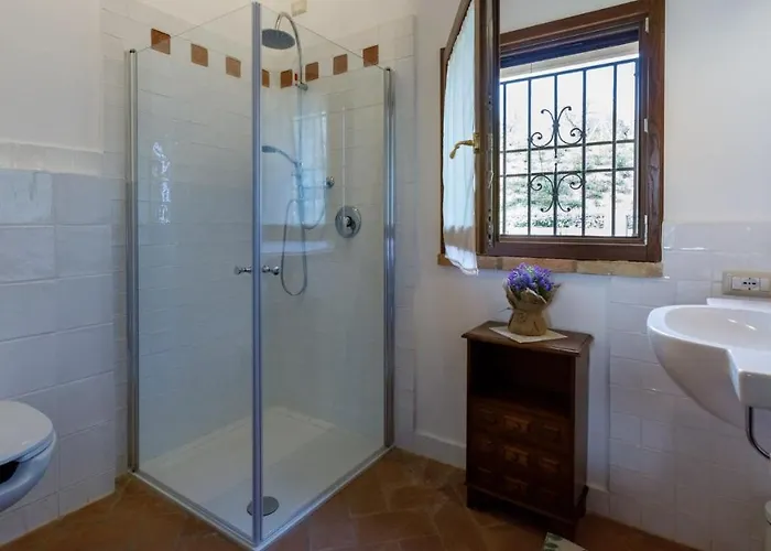 Ca' Pellicciano 8, Emma