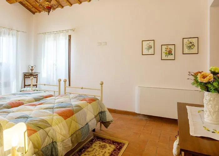 Villa Ca' Pellicciano 8, Emma Longiano