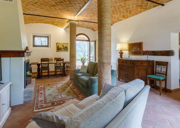 Ca' Pellicciano 8, Emma Villa *