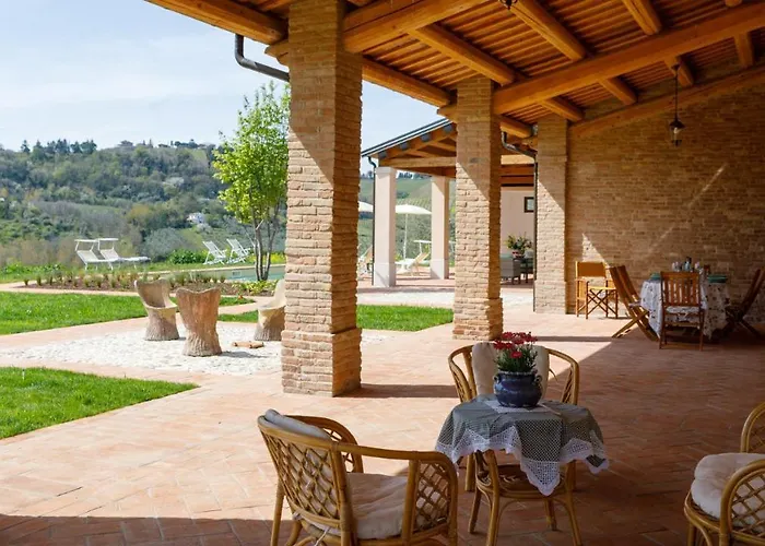 Villa Ca' Pellicciano 8, Emma Longiano