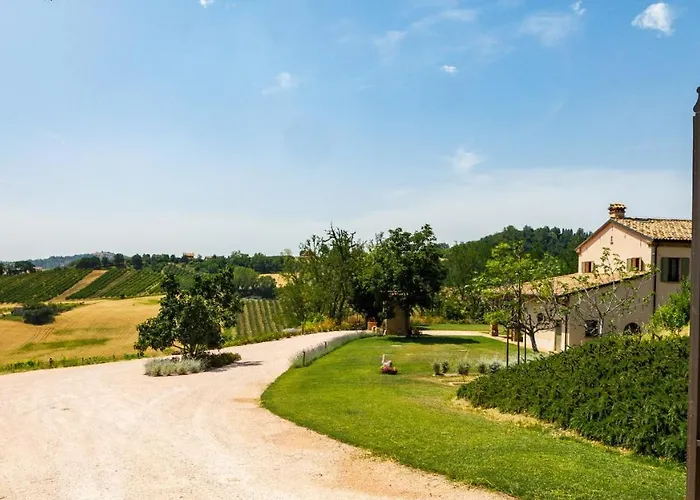 Villa Ca' Pellicciano 8, Emma Longiano